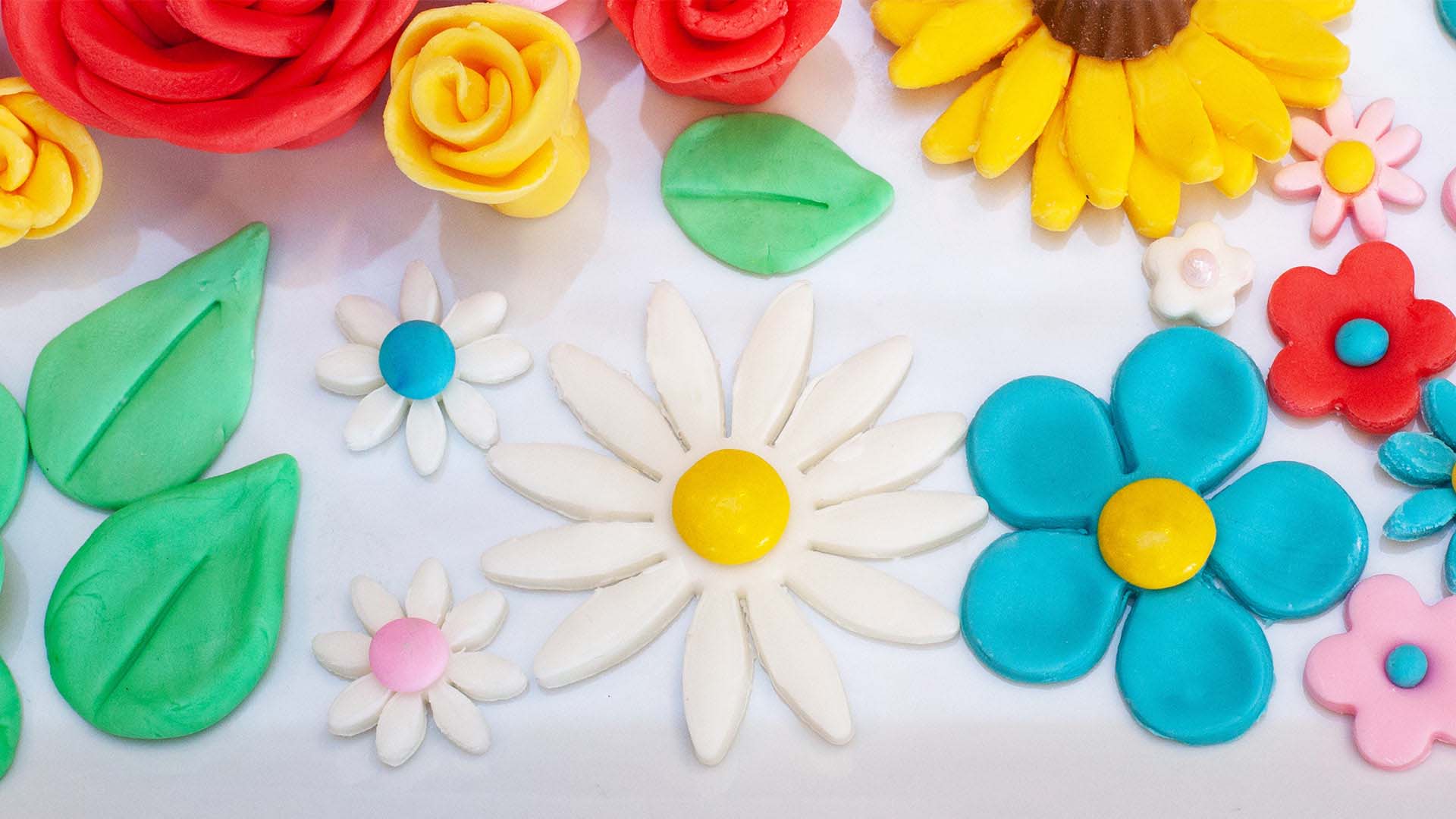 fondant daisies